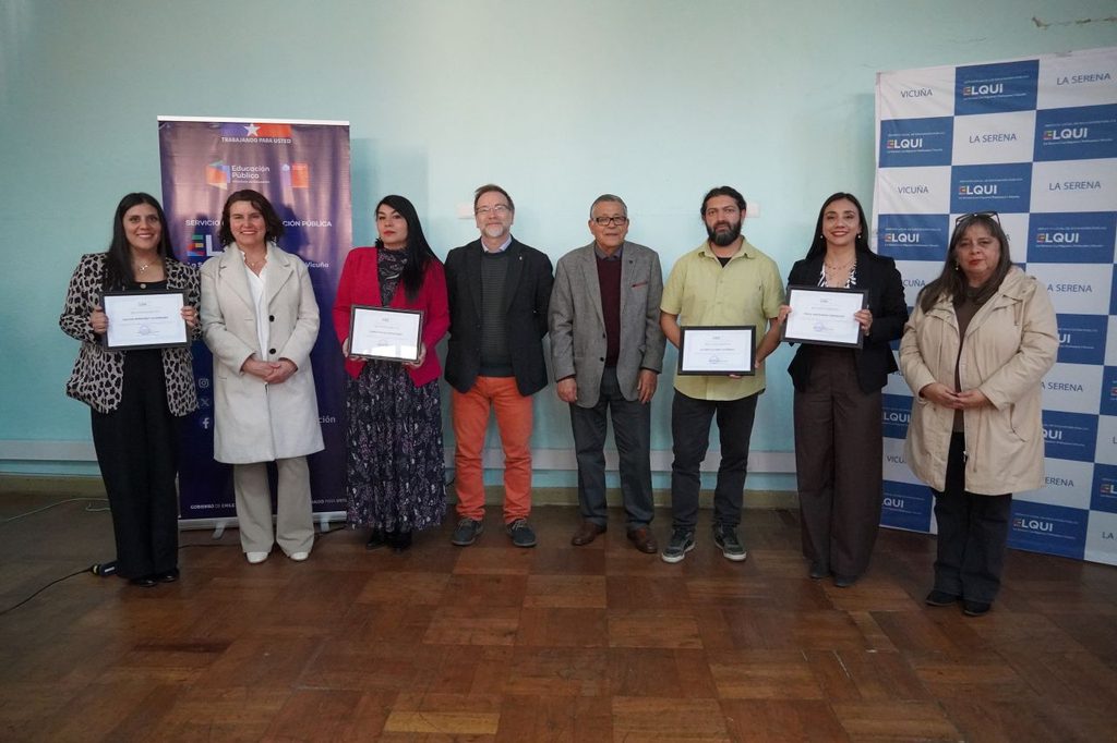 Ceremonia de reconocimiento a profesores y educadoras del SLEP Elqui que alcanzaron el tramo experto.