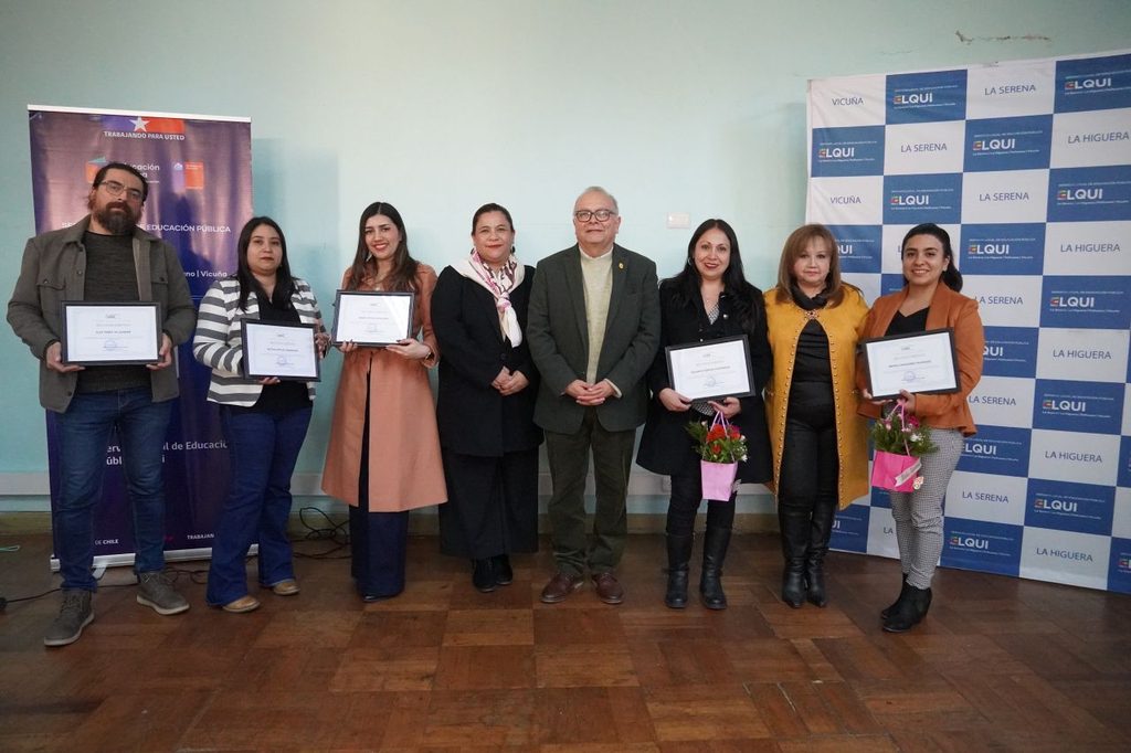 Ceremonia de reconocimiento a profesores y educadoras del SLEP Elqui que alcanzaron el tramo experto.