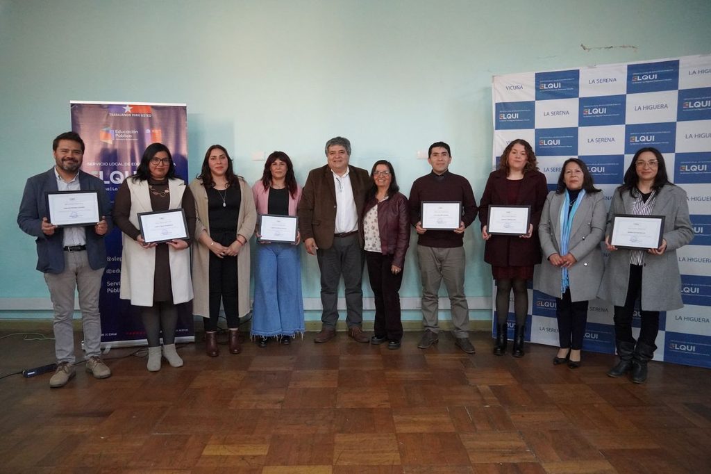 Ceremonia de reconocimiento a profesores y educadoras del SLEP Elqui que alcanzaron el tramo experto.