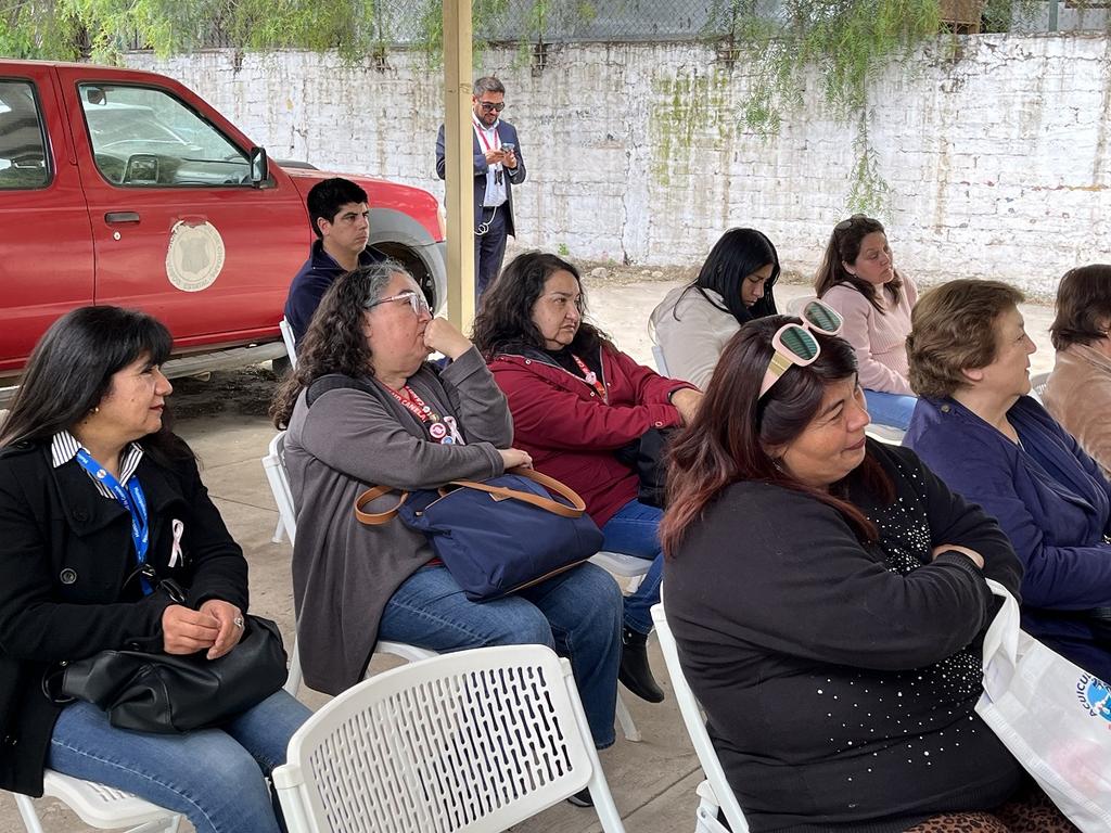 Autoridades y mujeres emprendedoras participando en la jornada de salud y feria en la Delegación Presidencial de Choapa