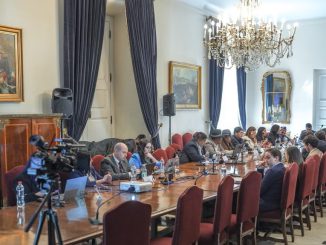 Integrantes del nuevo Consejo Nacional de CONADI reunidos en el Palacio de la Moneda