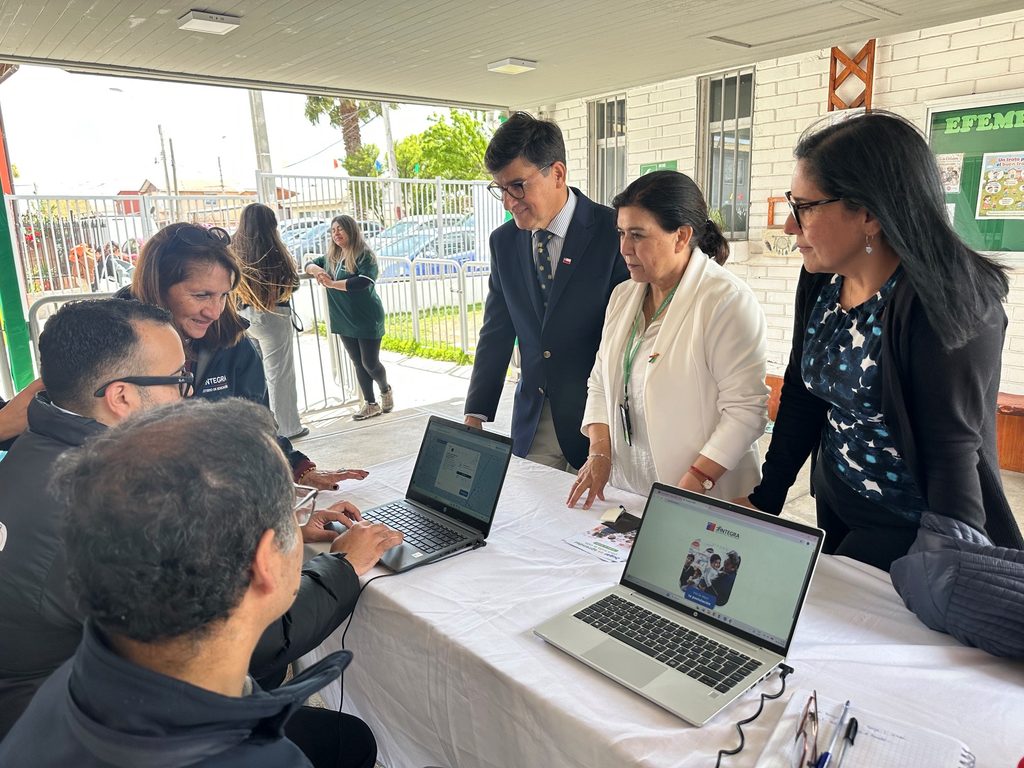 Nios y familias participando en el lanzamiento de la campaa Todos al Jardn de JUNJI y Fundacin Integra en Coquimbo