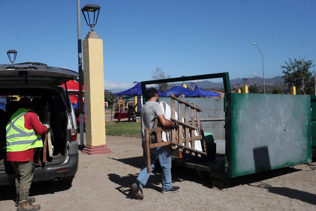 Contenedores temporales de basura instalados en La Serena durante la Semana de la Tolva