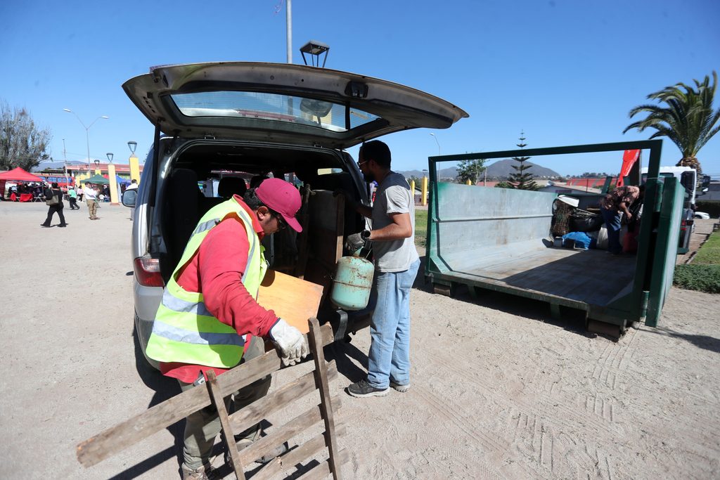 Contenedores temporales de basura instalados en La Serena durante la Semana de la Tolva