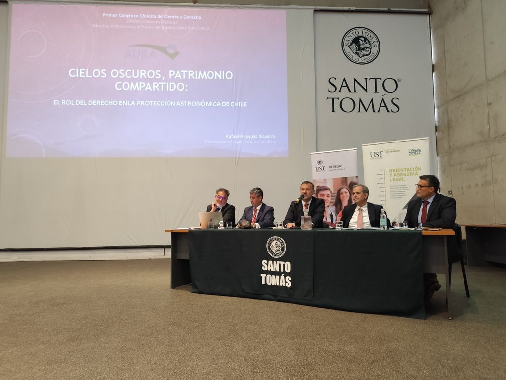 Especialistas en ciencia y derecho reunidos en La Serena para debatir sobre astronomia y regulacion espacial