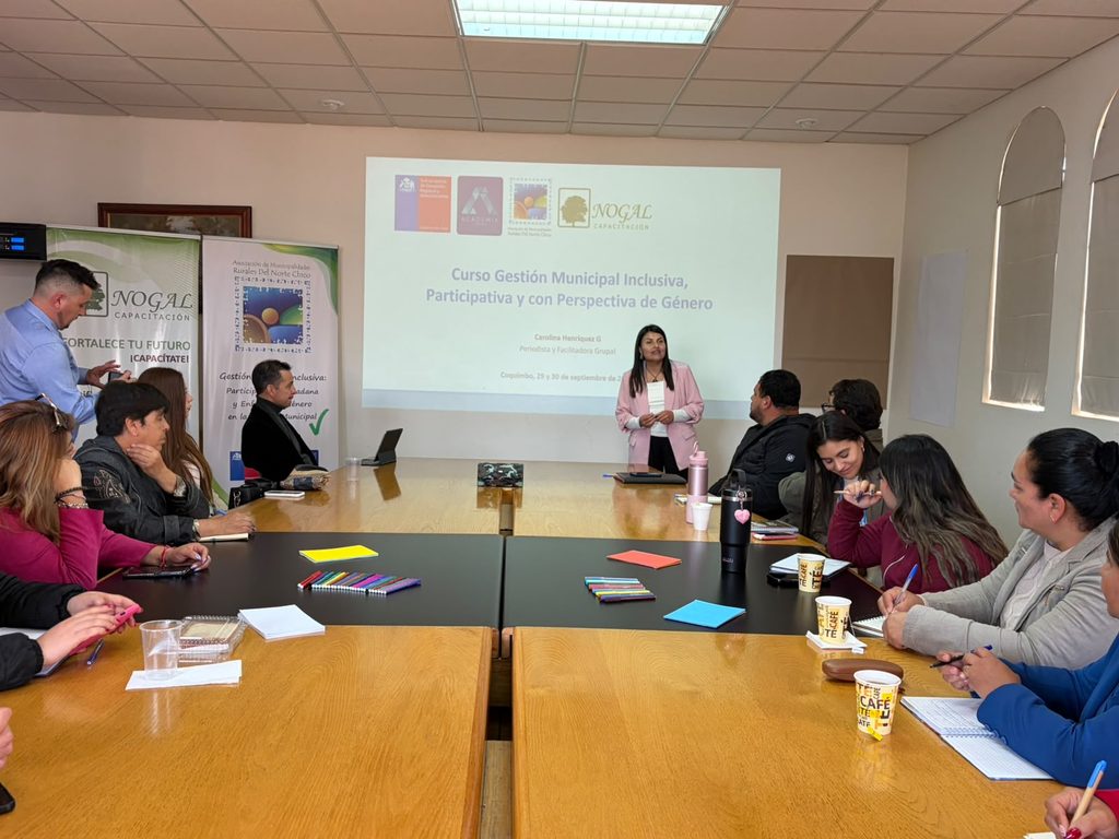 Autoridades y funcionarios municipales participan en capacitaciones del programa LIDERA de la Subdere en Coquimbo