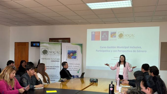 Autoridades y funcionarios municipales participan en capacitaciones del programa LIDERA de la Subdere en Coquimbo