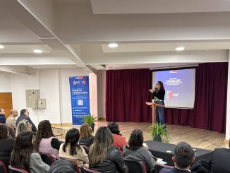 Autoridades y equipos directivos participan en la jornada de fortalecimiento de asistencia escolar del SLEP Puerto Cordillera en Coquimbo