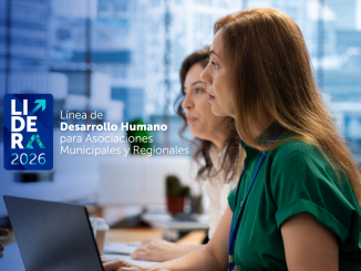 Autoridad de la SUBDERE informando sobre el fondo de capacitación para asociaciones municipales en Coquimbo